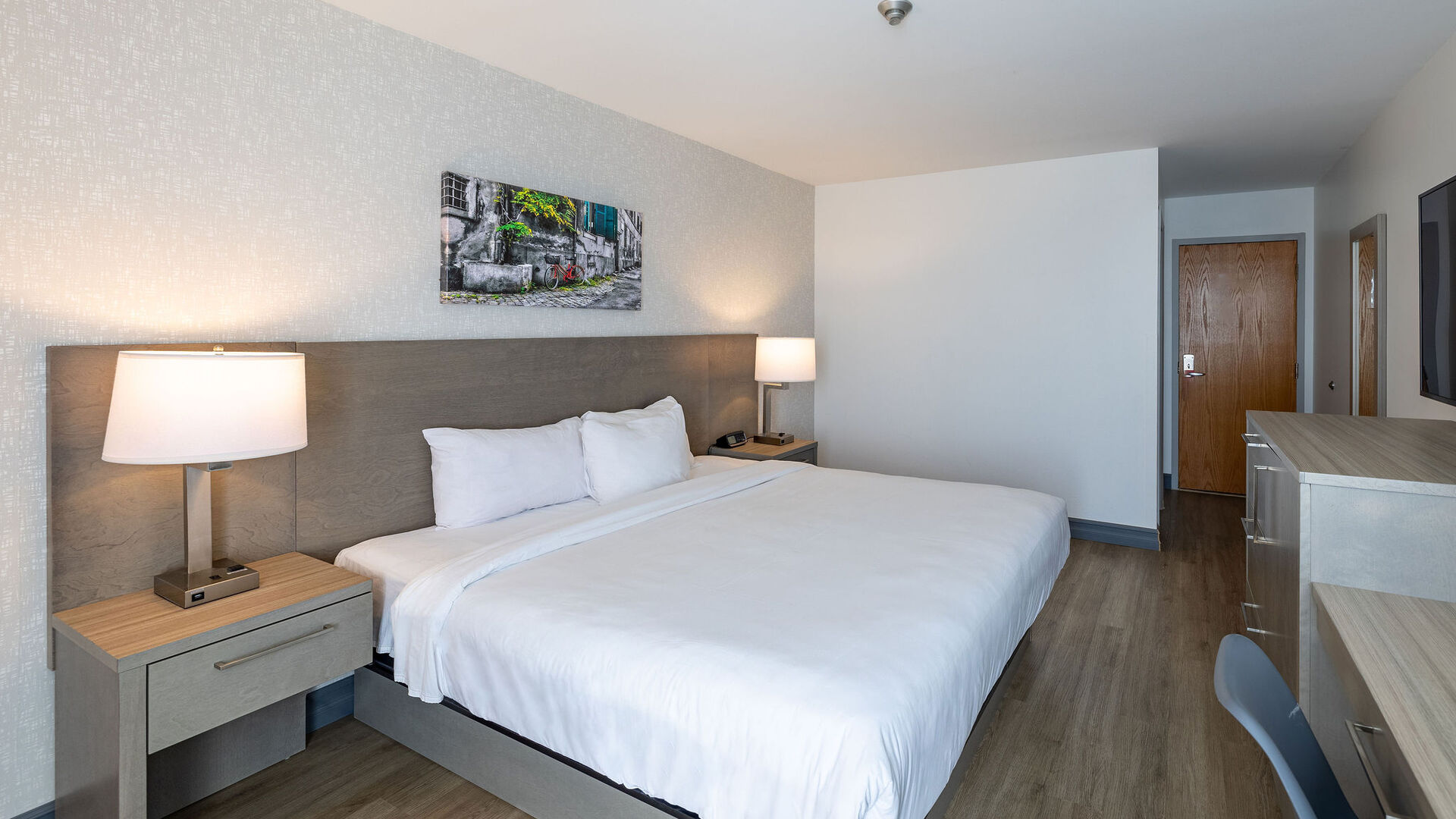Chambre à 1 très grand lit (King) avec porte extérieur